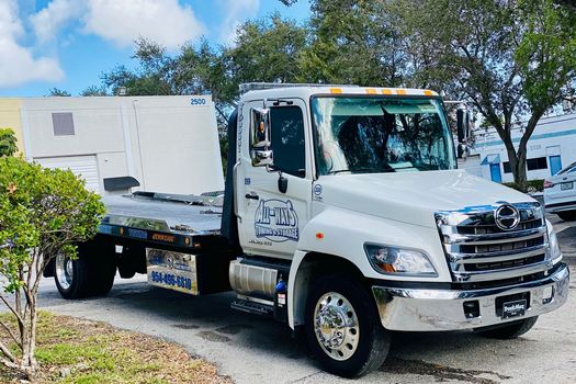 Tractor Trailer Towing in Pembroke Pines Florida